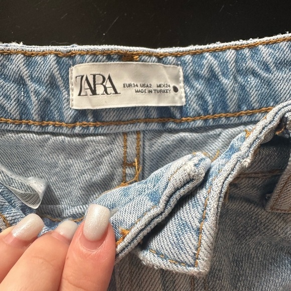 Zara Denim Shorts Gemstone Rhinestone Bejeweled
Studs Distressed - Picture 6 of 7